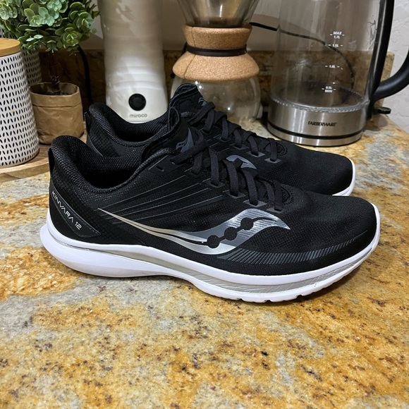 Saucony Shoes - Saucony kinvara 12 size 11